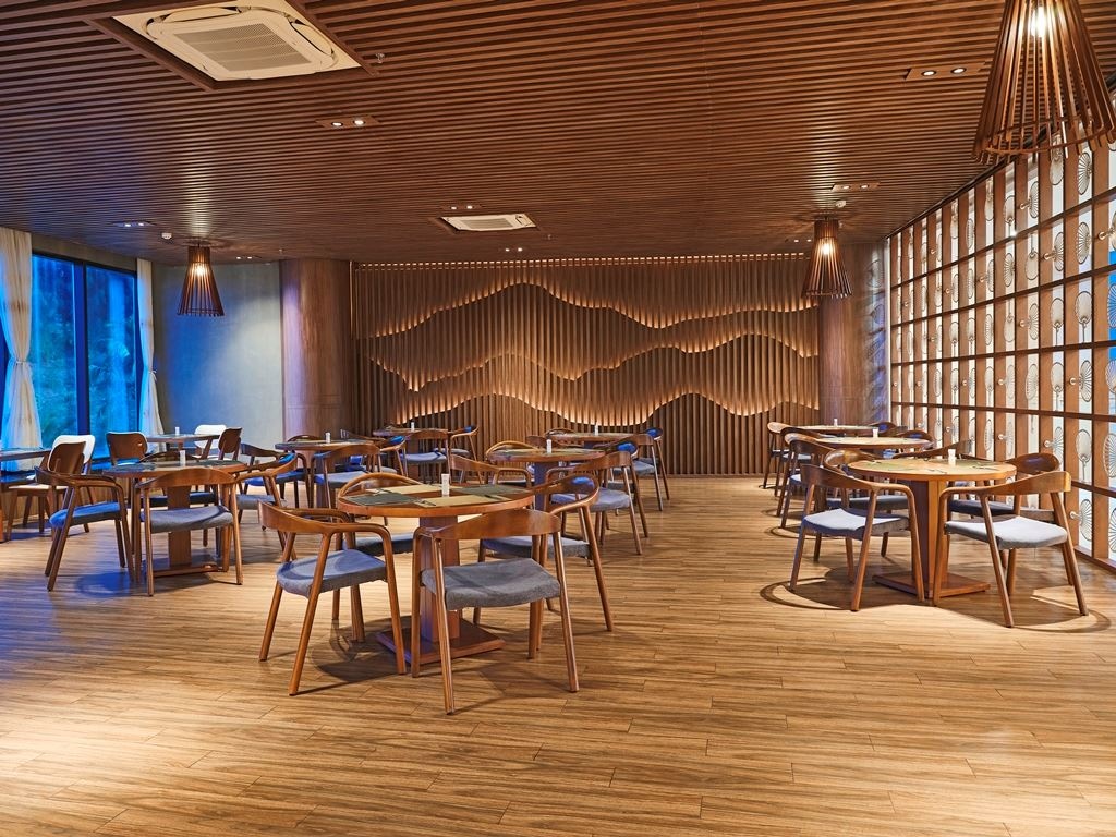 restaurants-wasabi-japanese-restaurant--for-guests-in-building