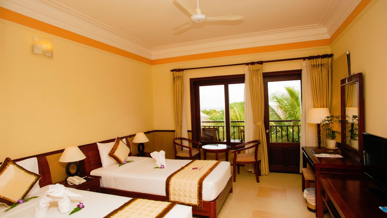 rooms-room-superior-gardenview-balcony