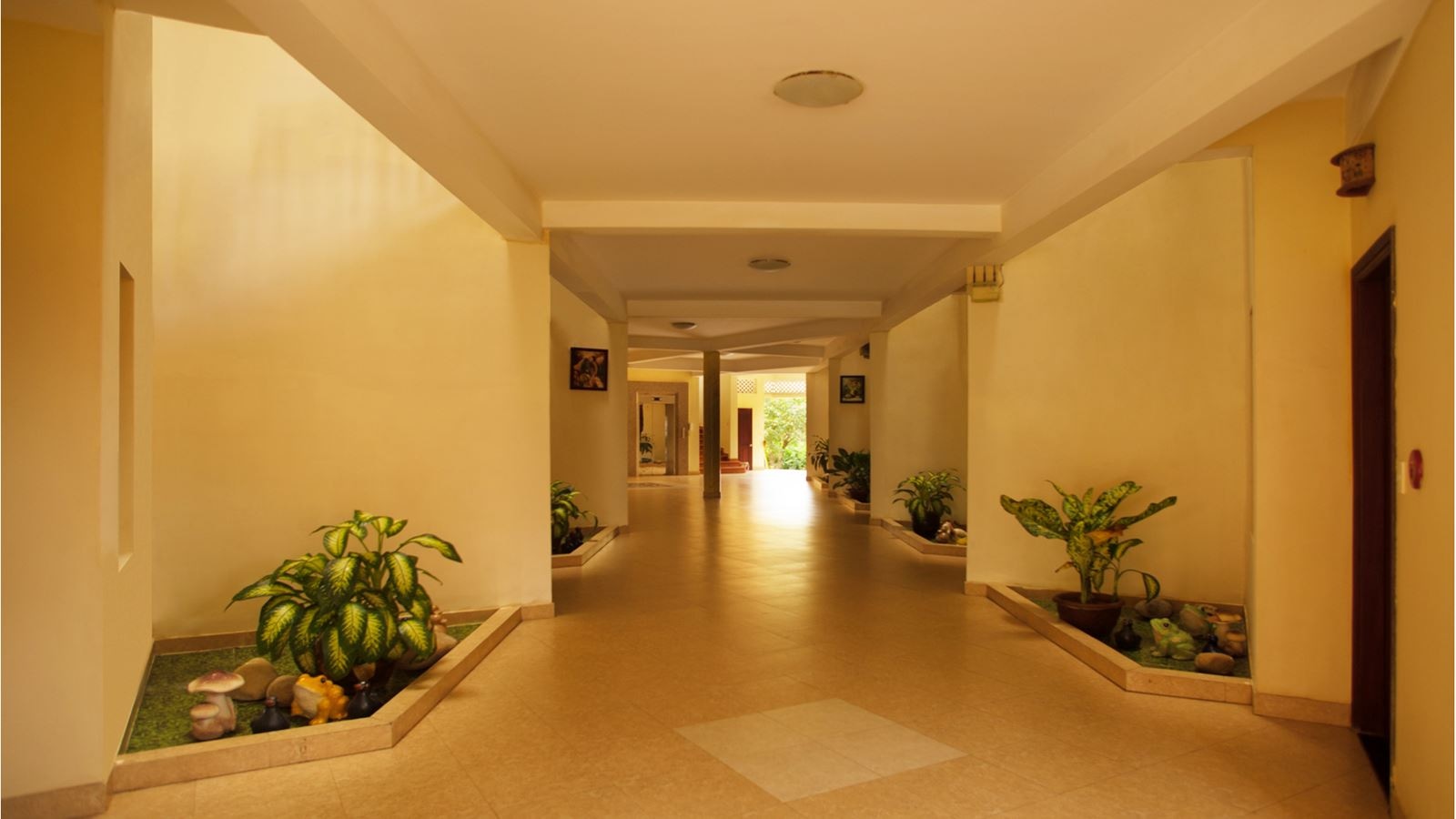 rooms-room-superior-gardenview-balcony