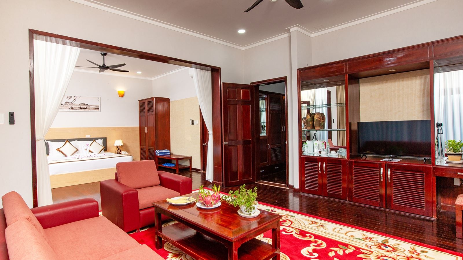 rooms-villa-family-beachfront