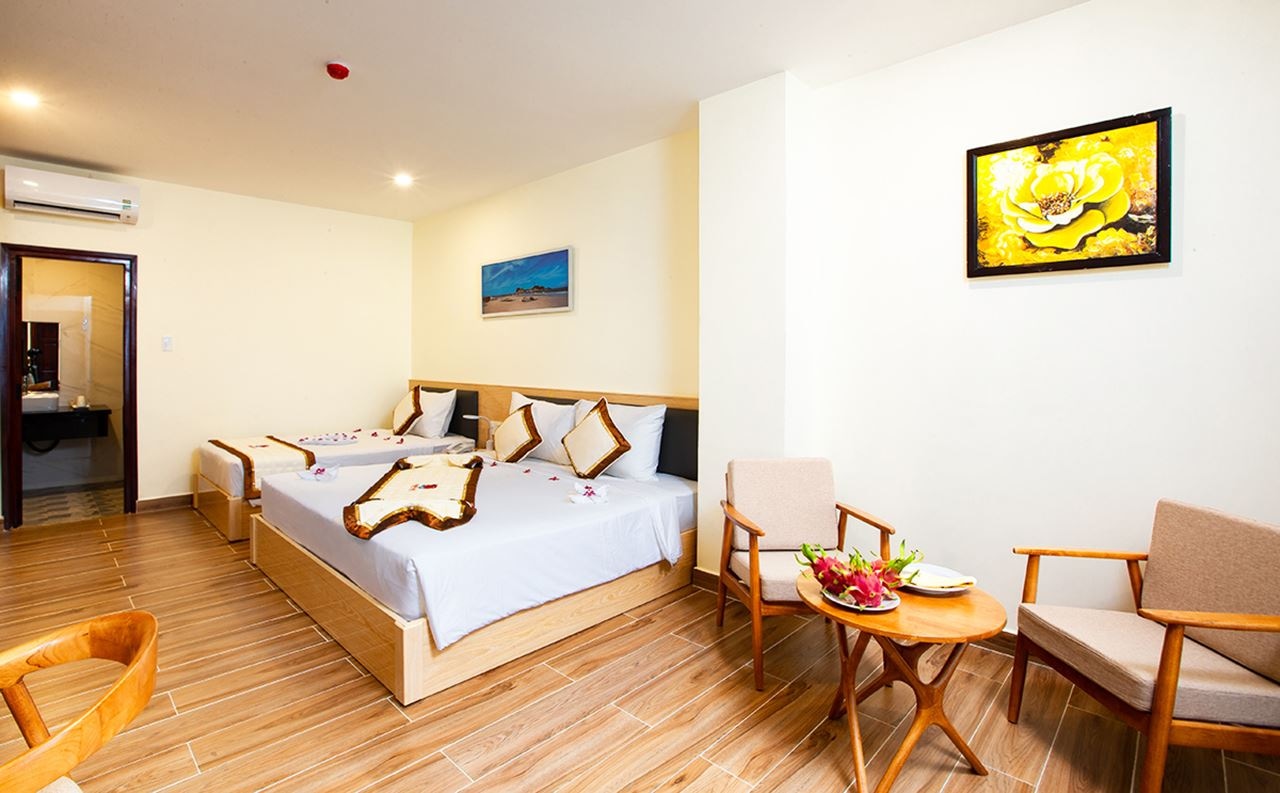 rooms-room-triple-seaview