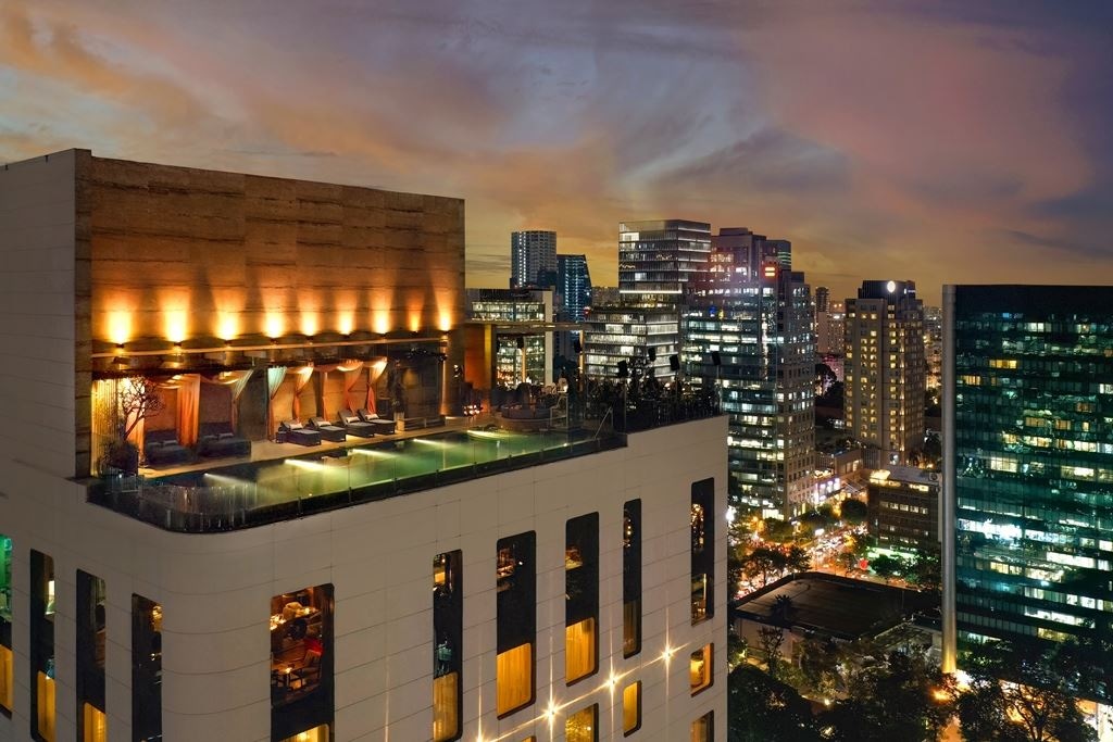 bars-social-club-rooftop-bar