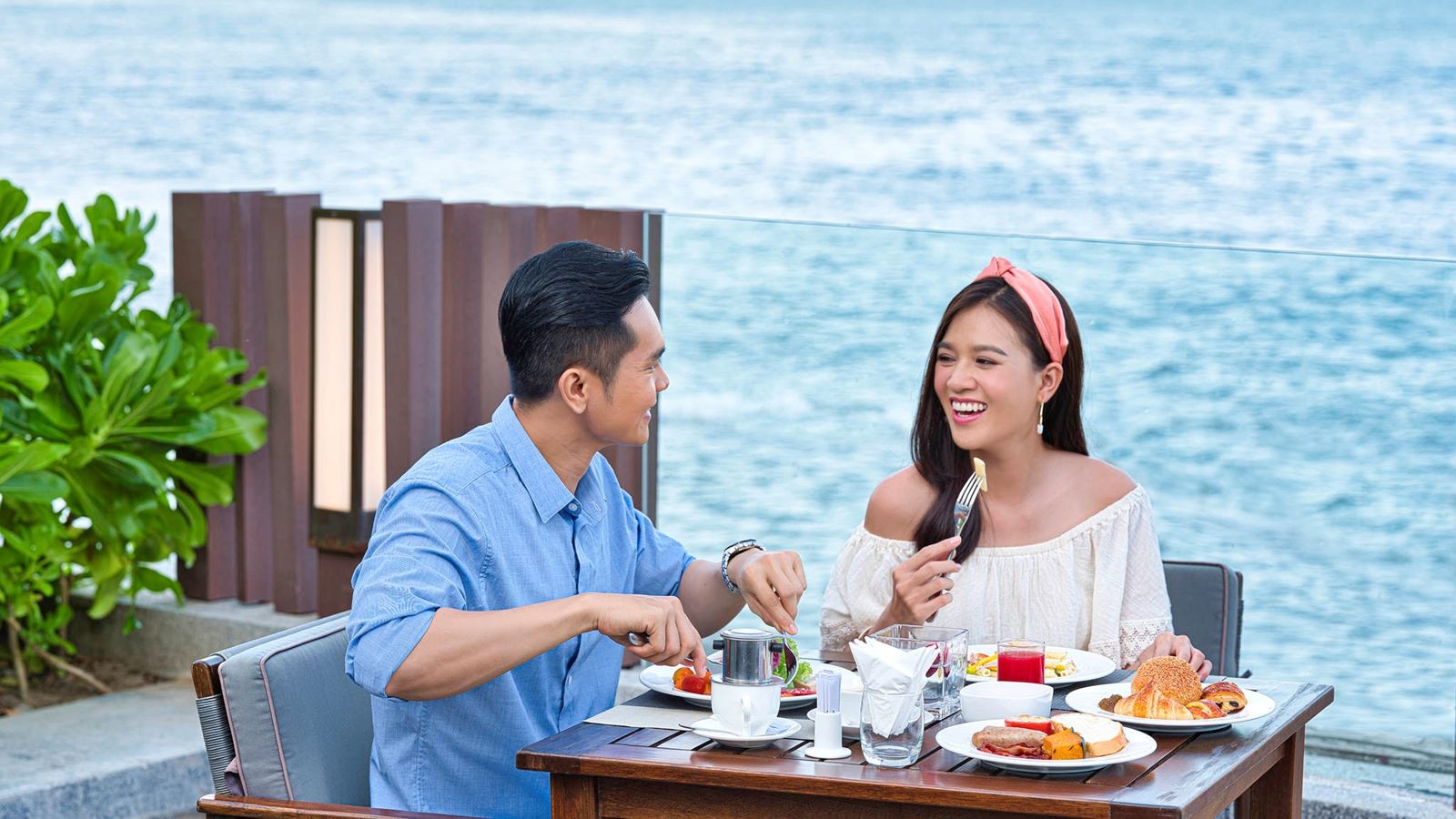 restaurants-breezes-restaurant