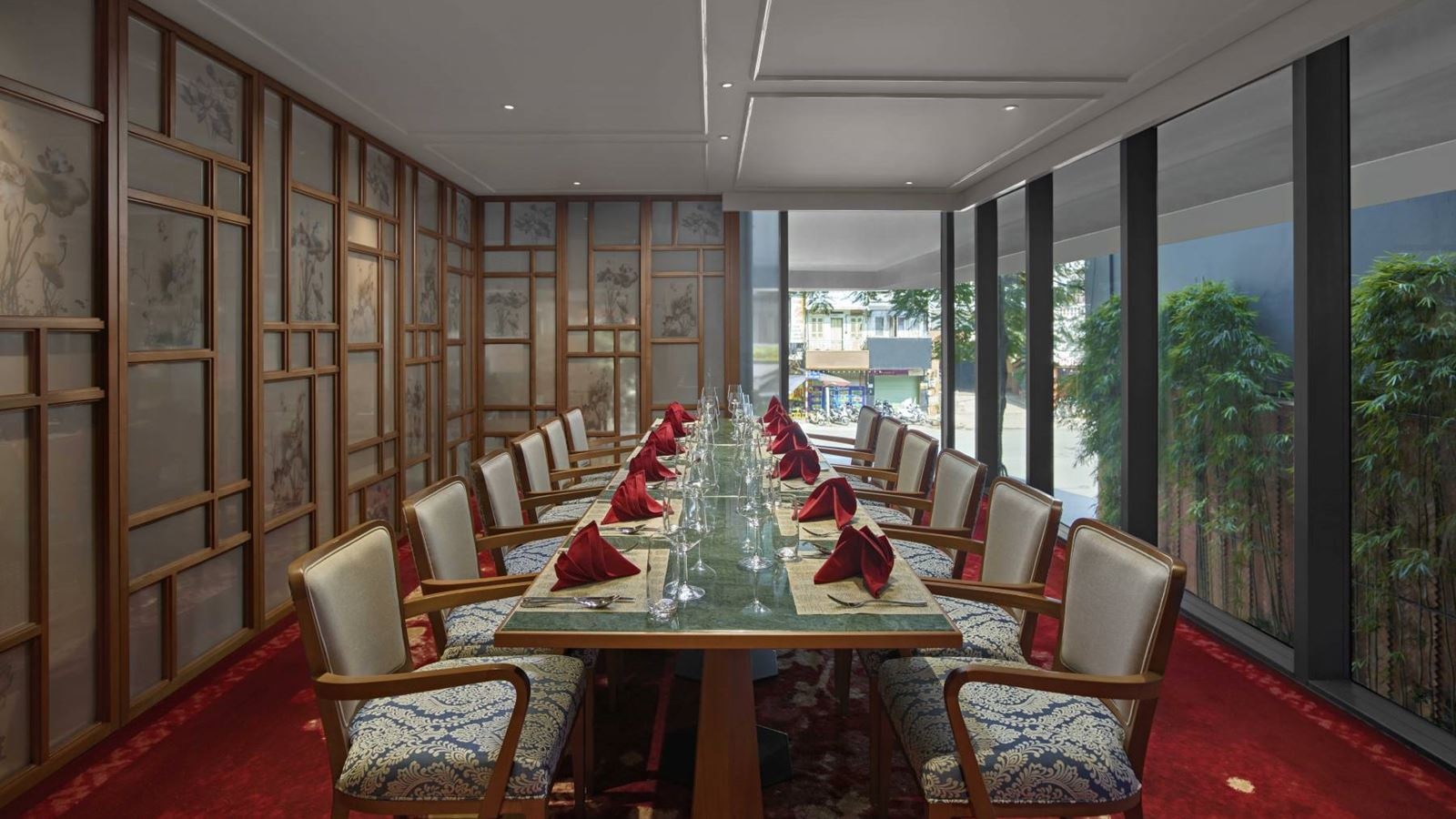 restaurants-lộcally-restaurant