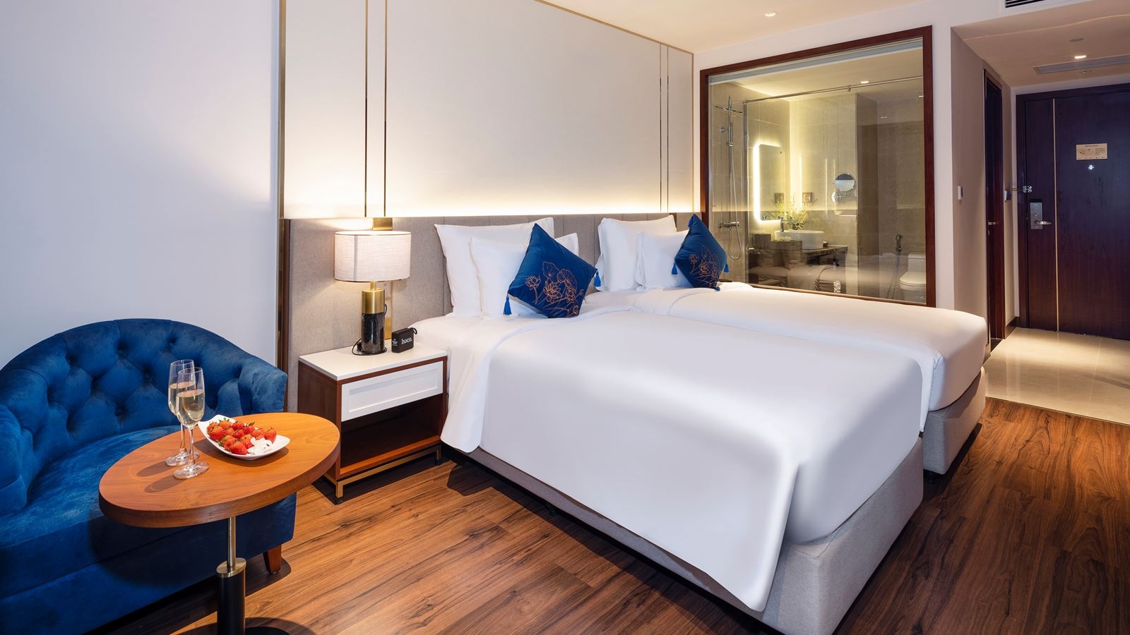 rooms-superior-with-balcony