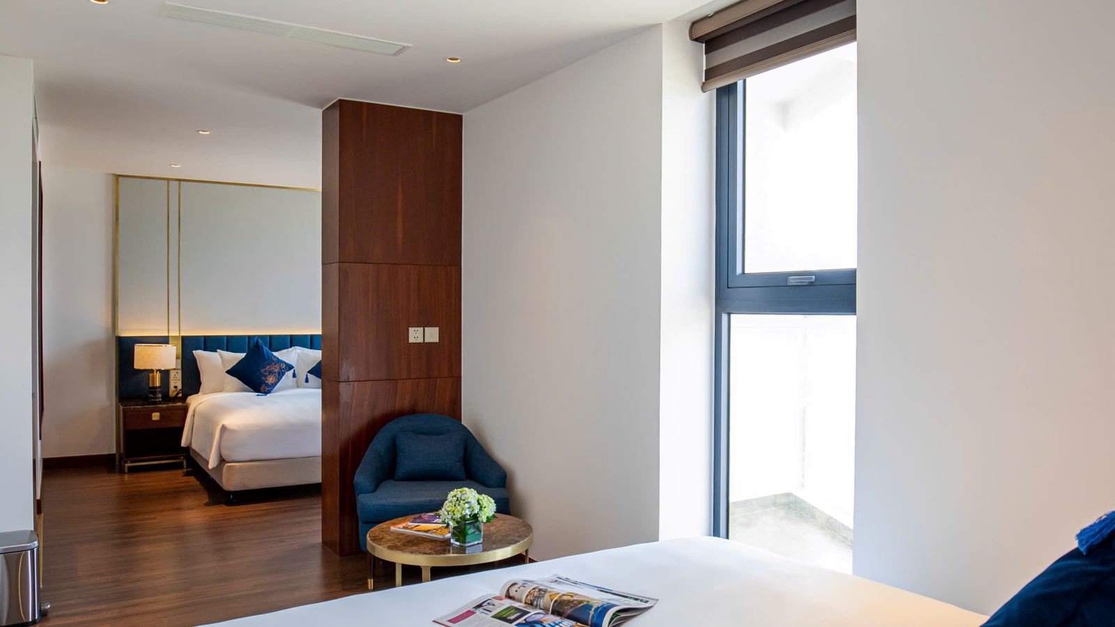 rooms-family-suite-seaview-with-balcony