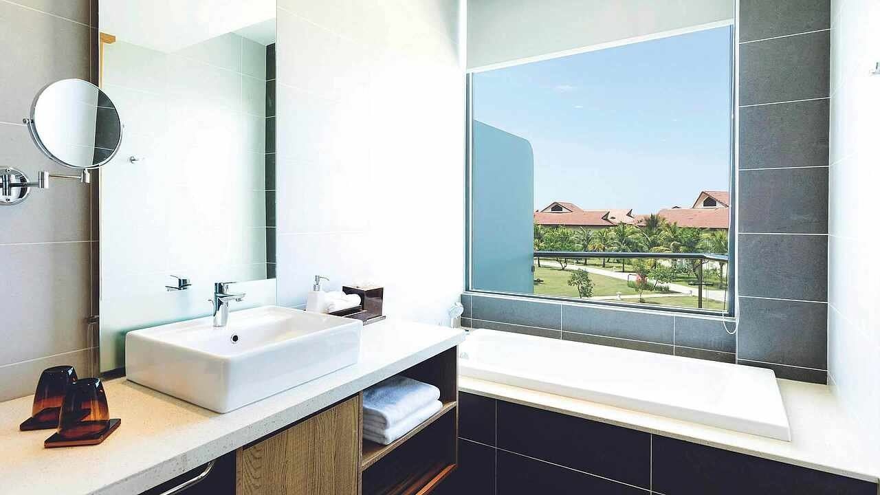 rooms-deluxe-room-garden-view