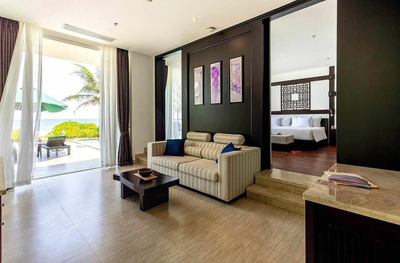 rooms-one-bedroom-ocean-front-pool-villa