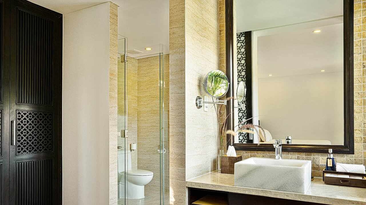 rooms-three-bedrooms-ocean-front-pool-villa