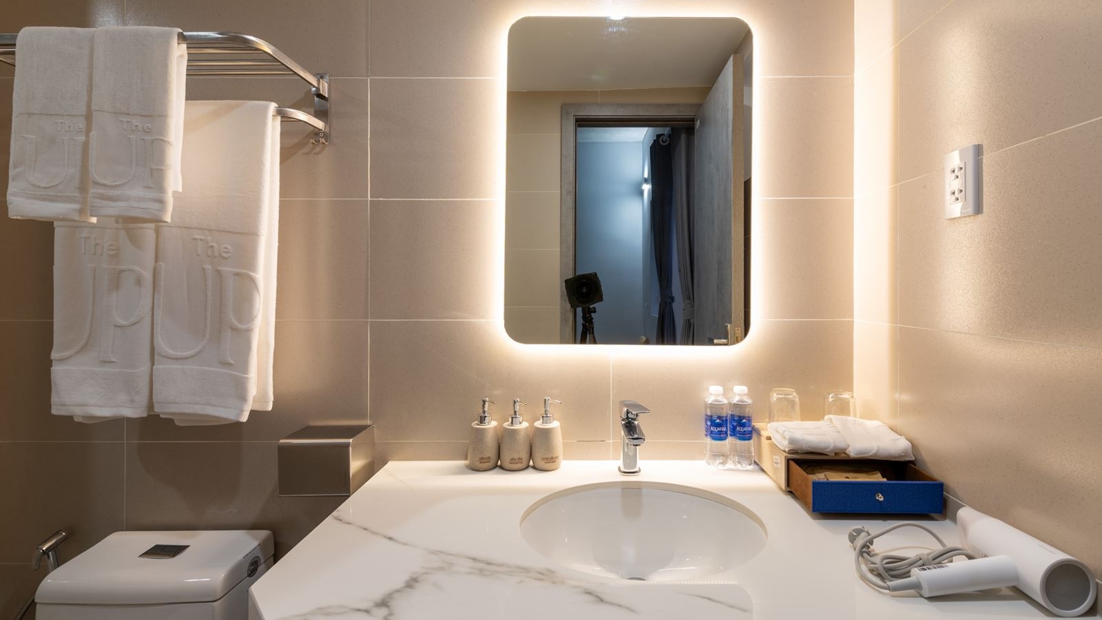 rooms-deluxe-with-balcony