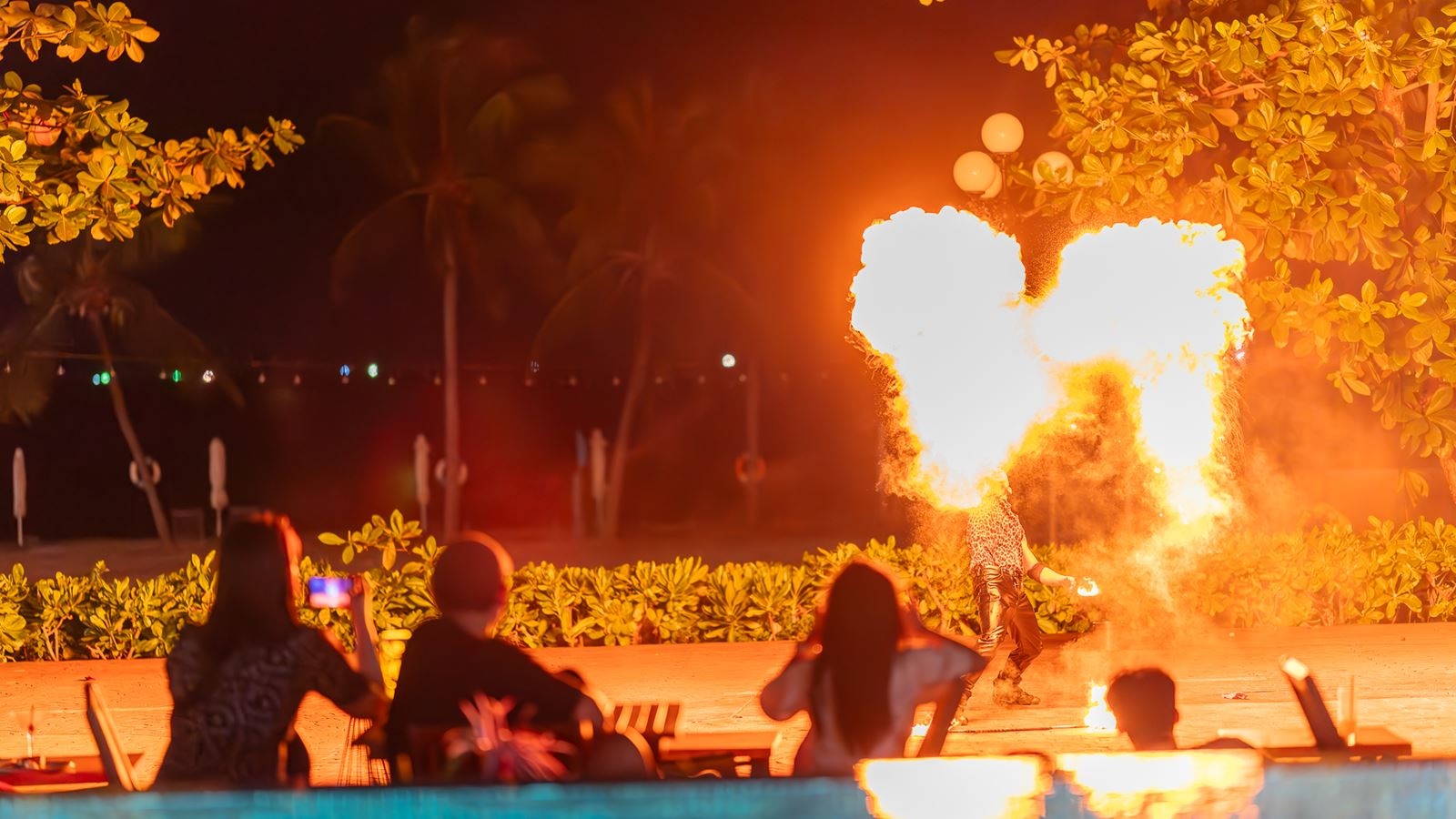 restaurants-restaurant