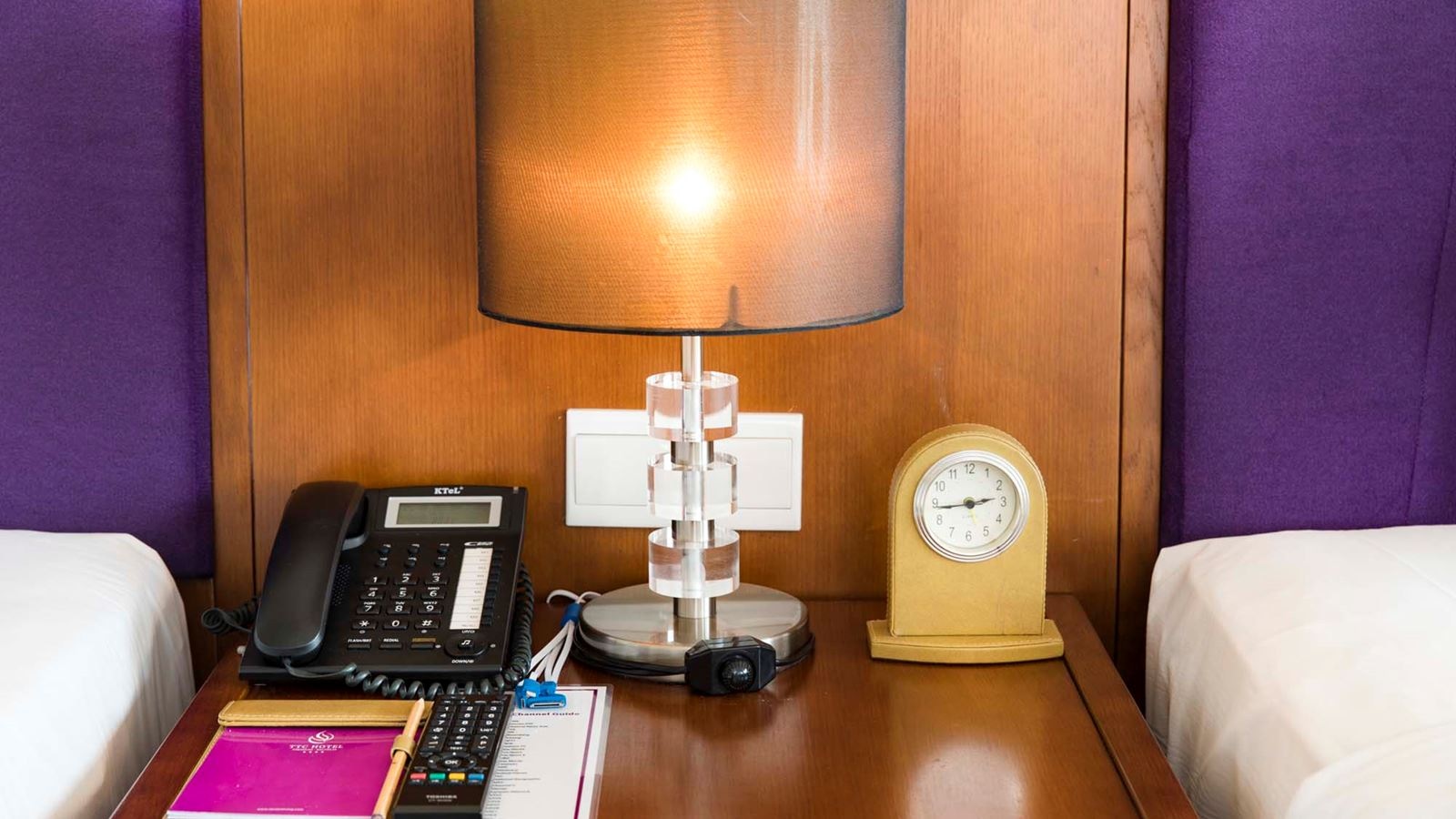 rooms-deluxe-partial-ocean-view