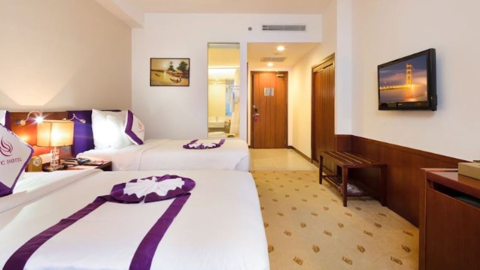 rooms-deluxe-partial-ocean-view