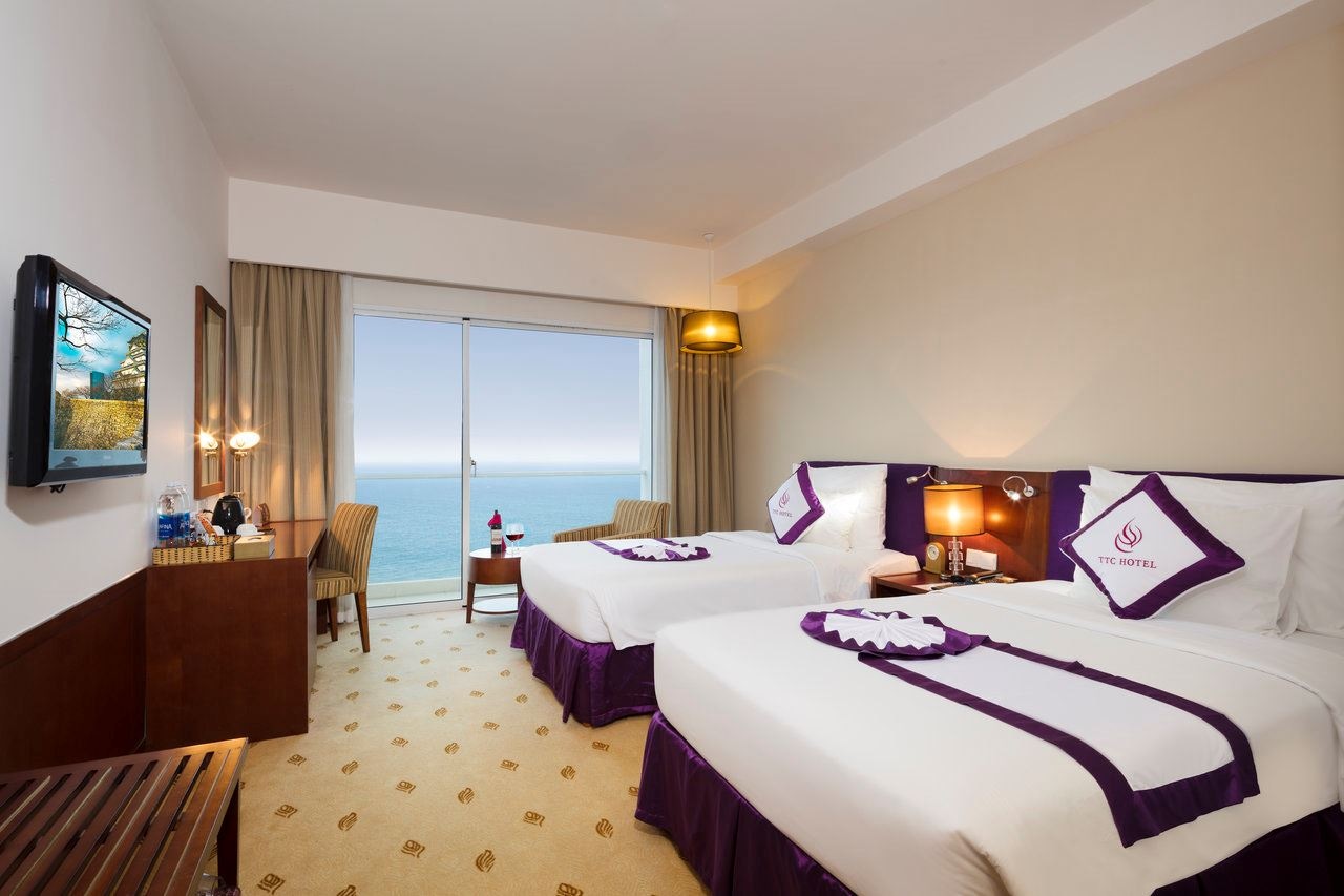 rooms-junior-deluxe-ocean-view