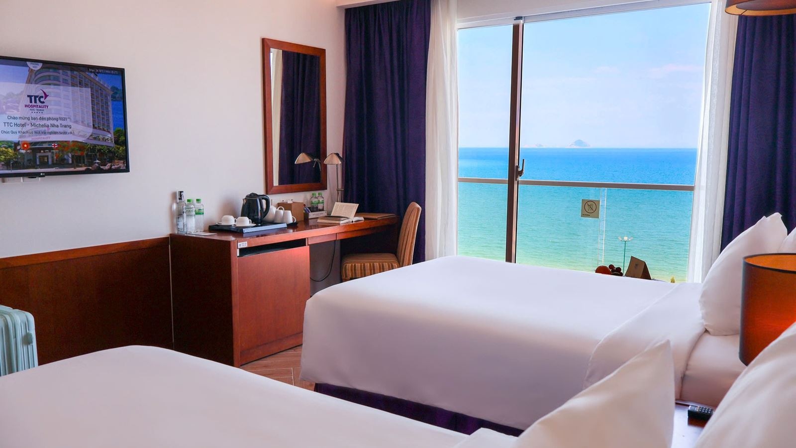 rooms-junior-deluxe-ocean-view