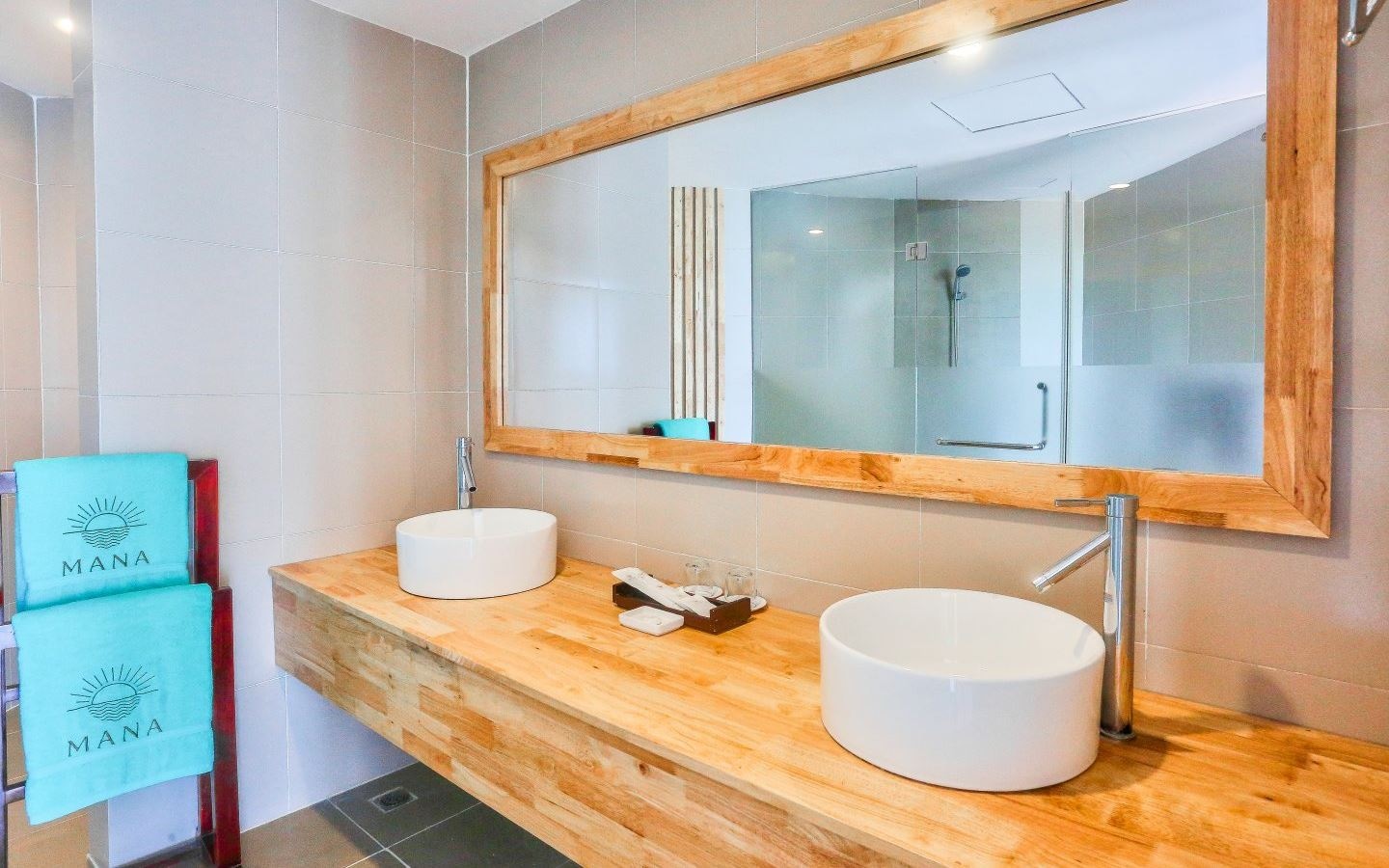 rooms-deluxe-balcony-ocean-view