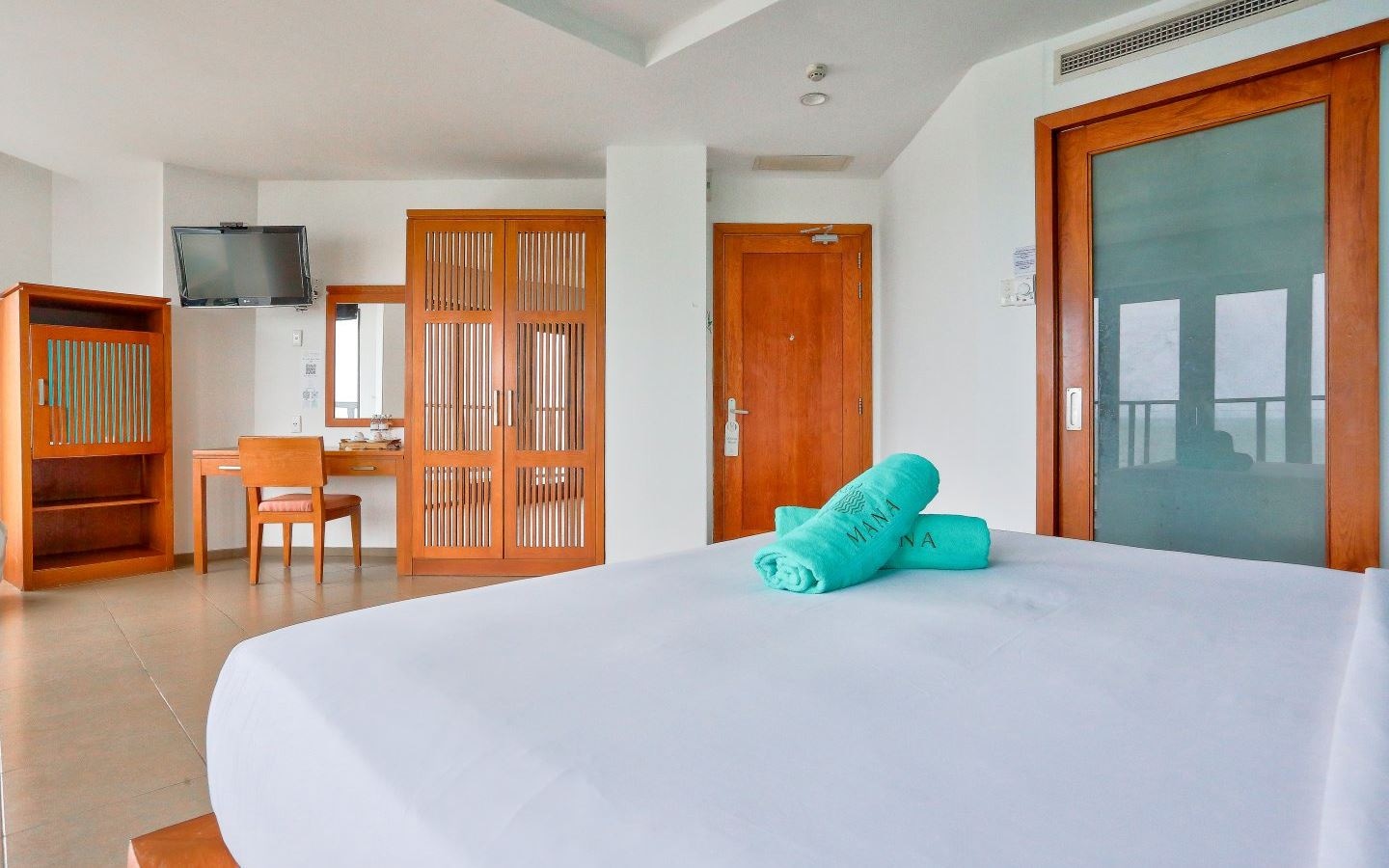 rooms-beachfront-suite-with-balcony-child-without-extra-bed