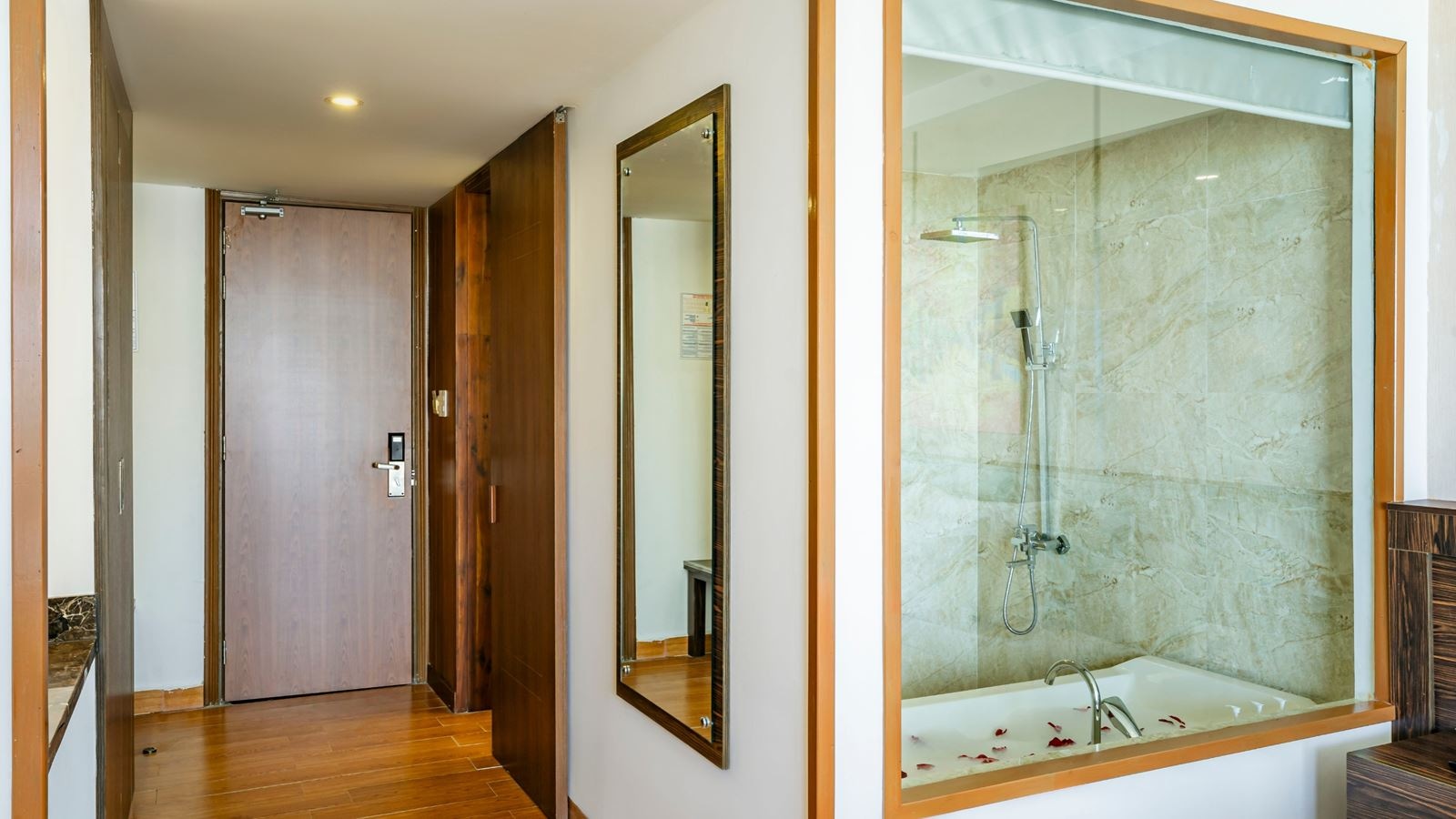 rooms-deluxe-sea-view