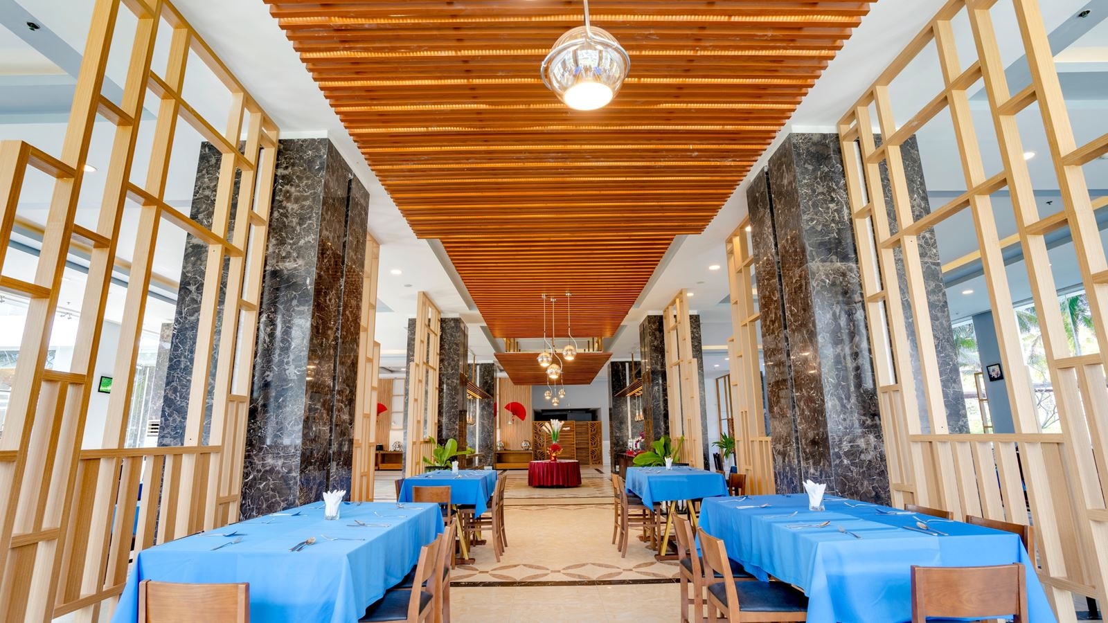 restaurants-ocean-waves-restaurant