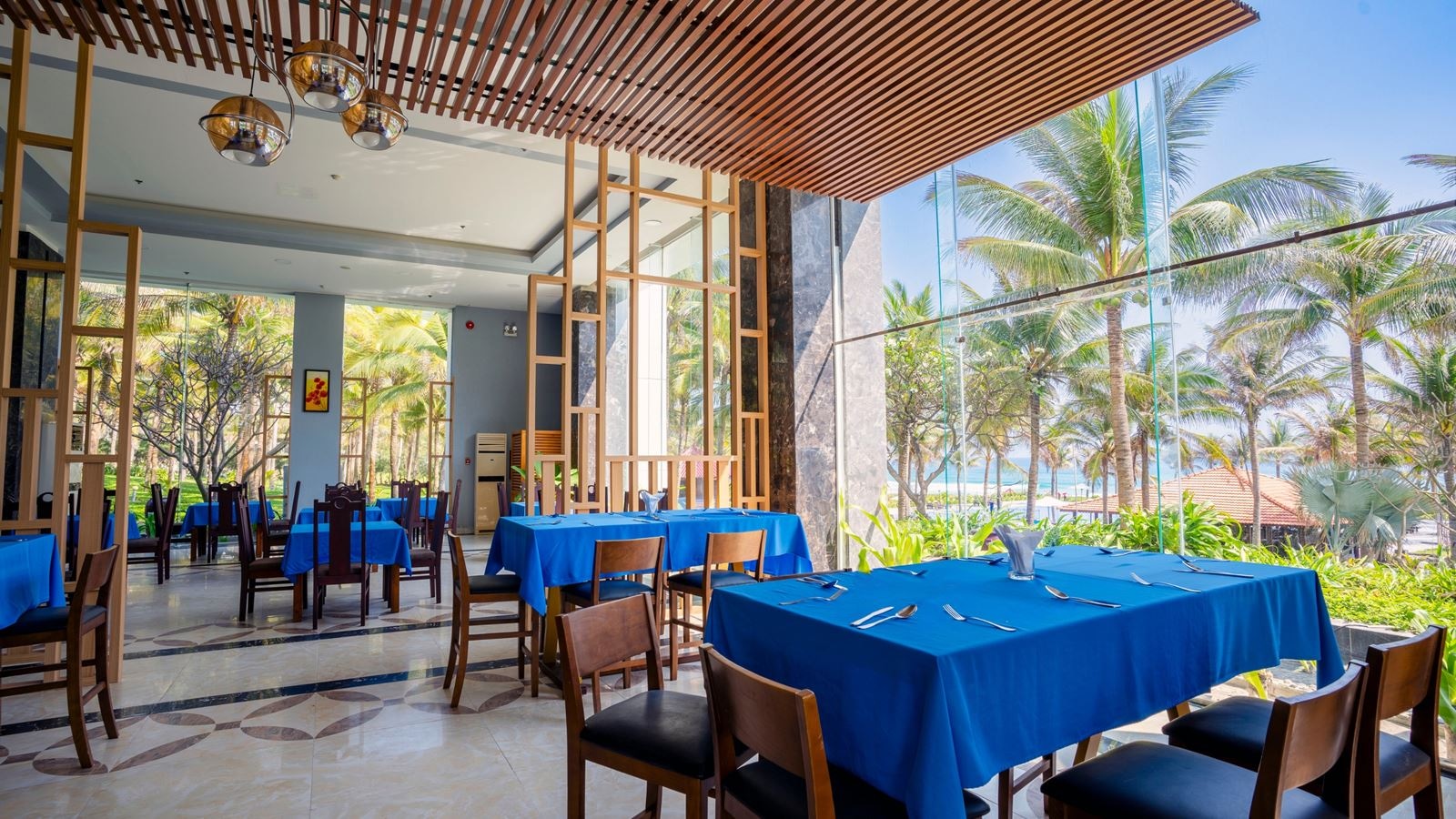 restaurants-ocean-waves-restaurant