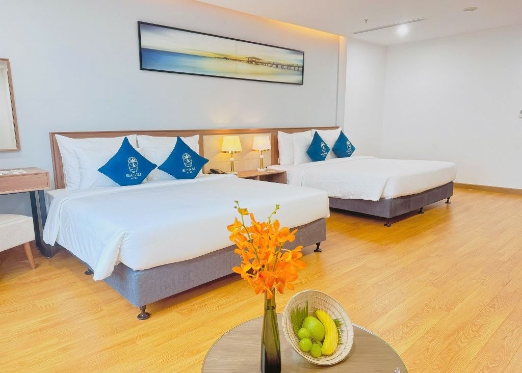 rooms-family-city-view