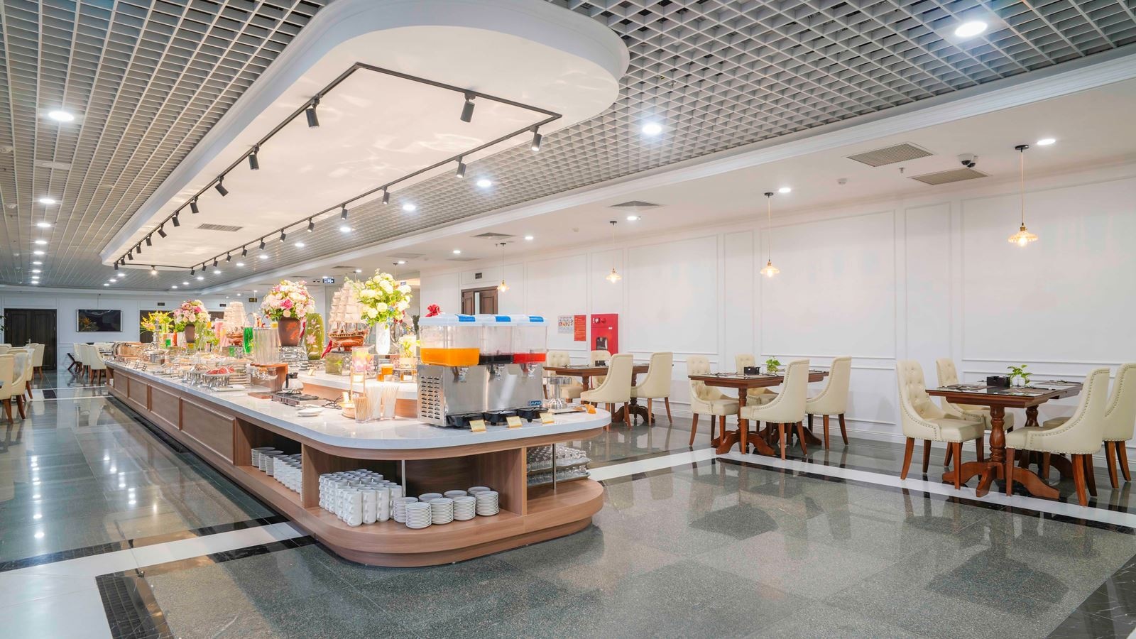 restaurants-restaurant