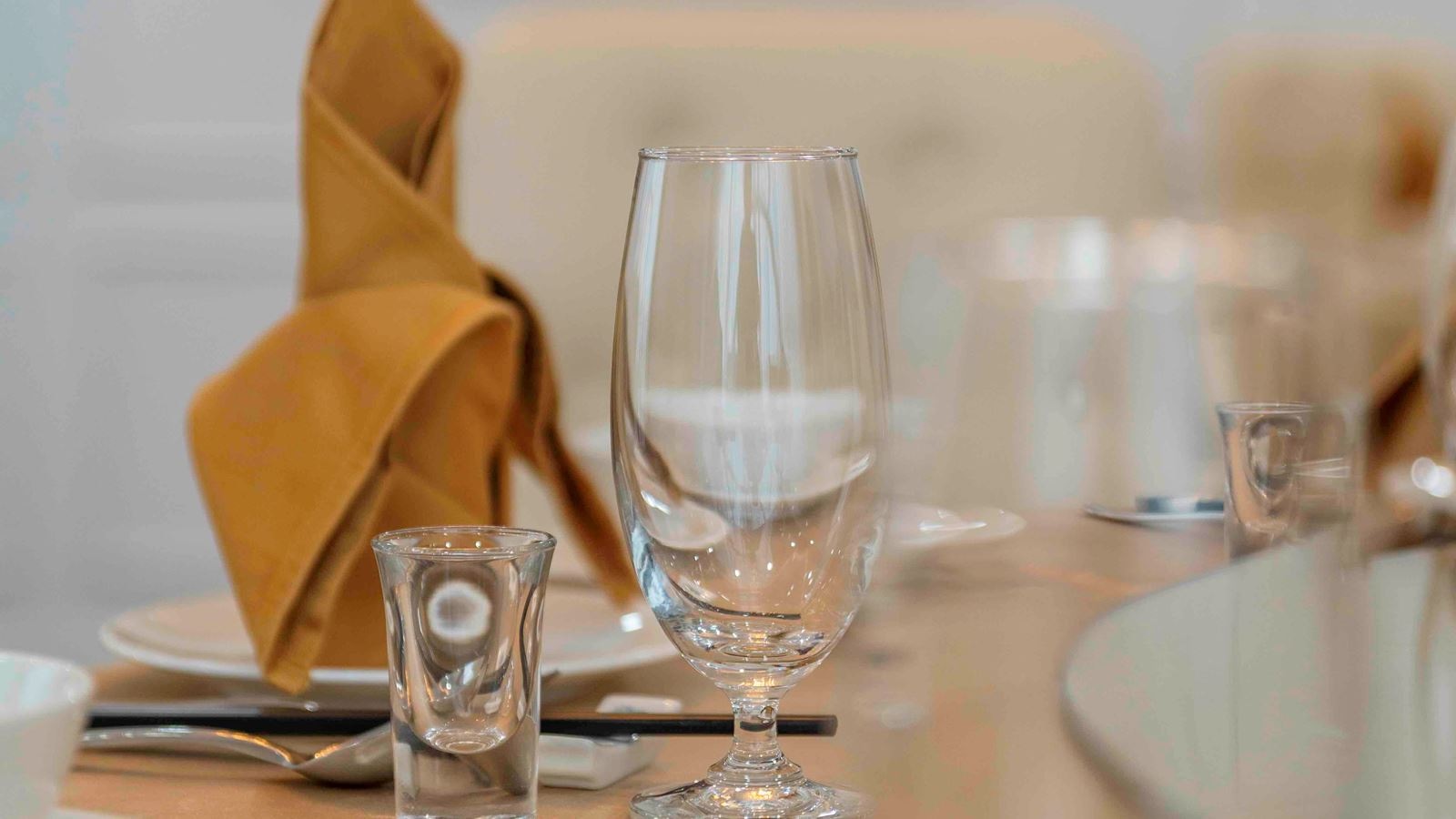 restaurants-restaurant