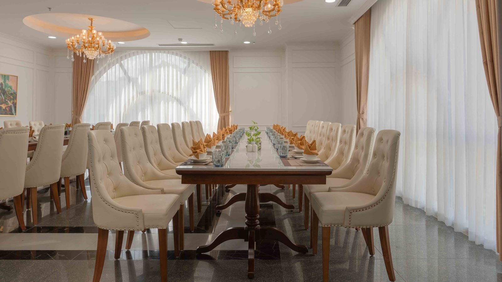 restaurants-restaurant