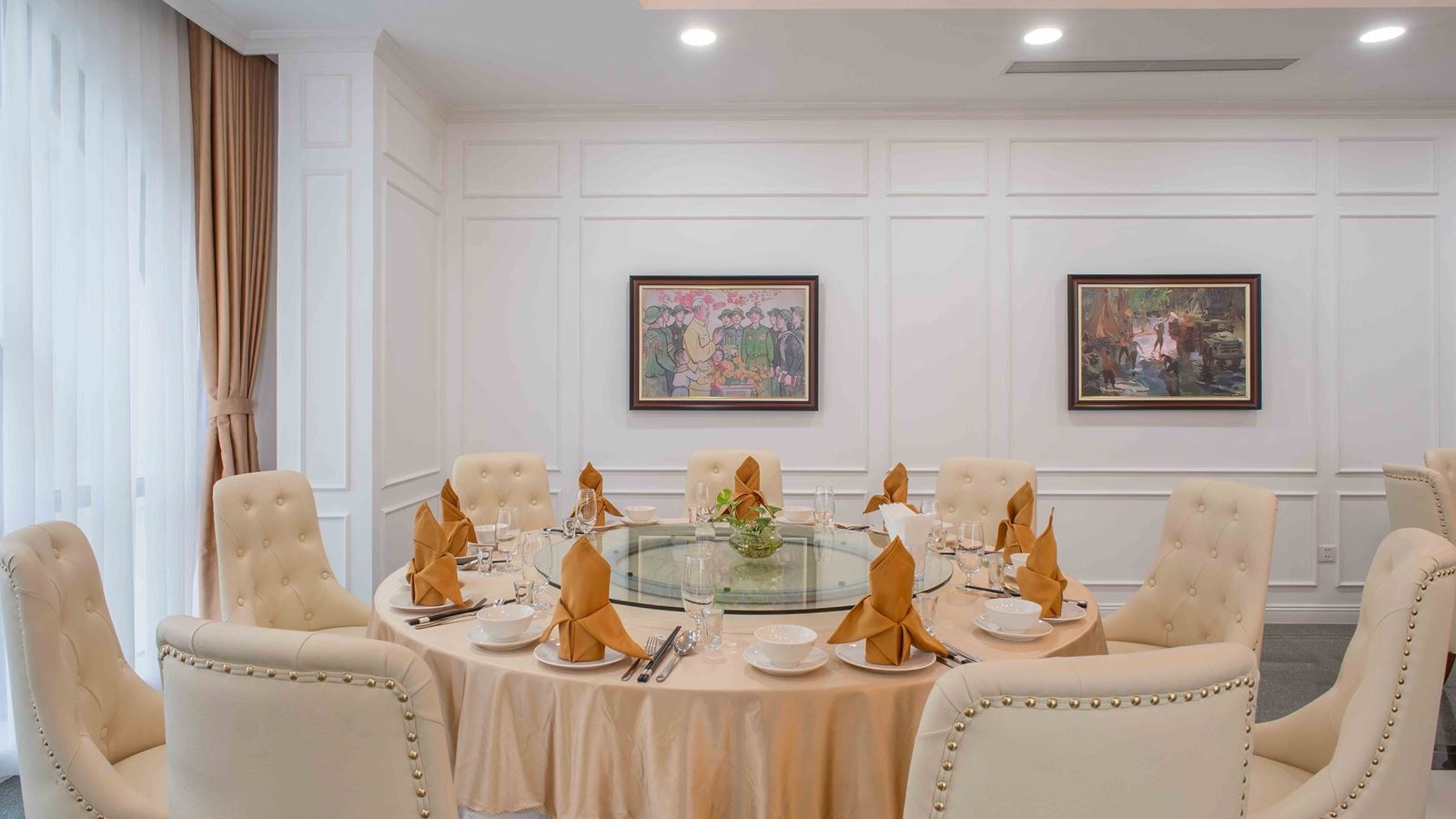 restaurants-restaurant