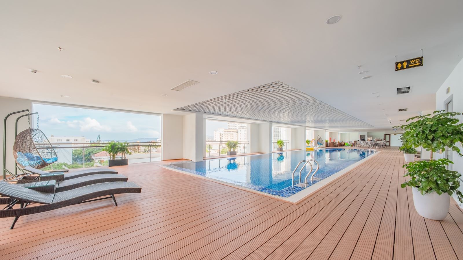 pools-outdoor--indoor-pool