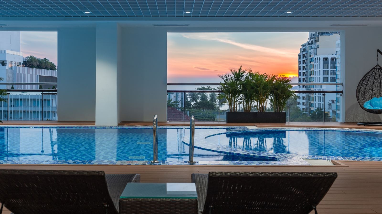 pools-outdoor--indoor-pool