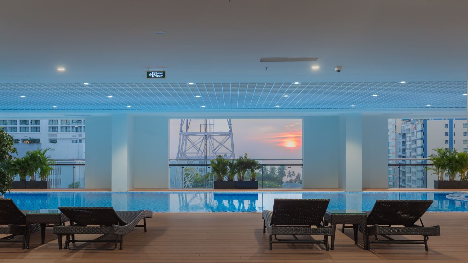 pools-outdoor--indoor-pool