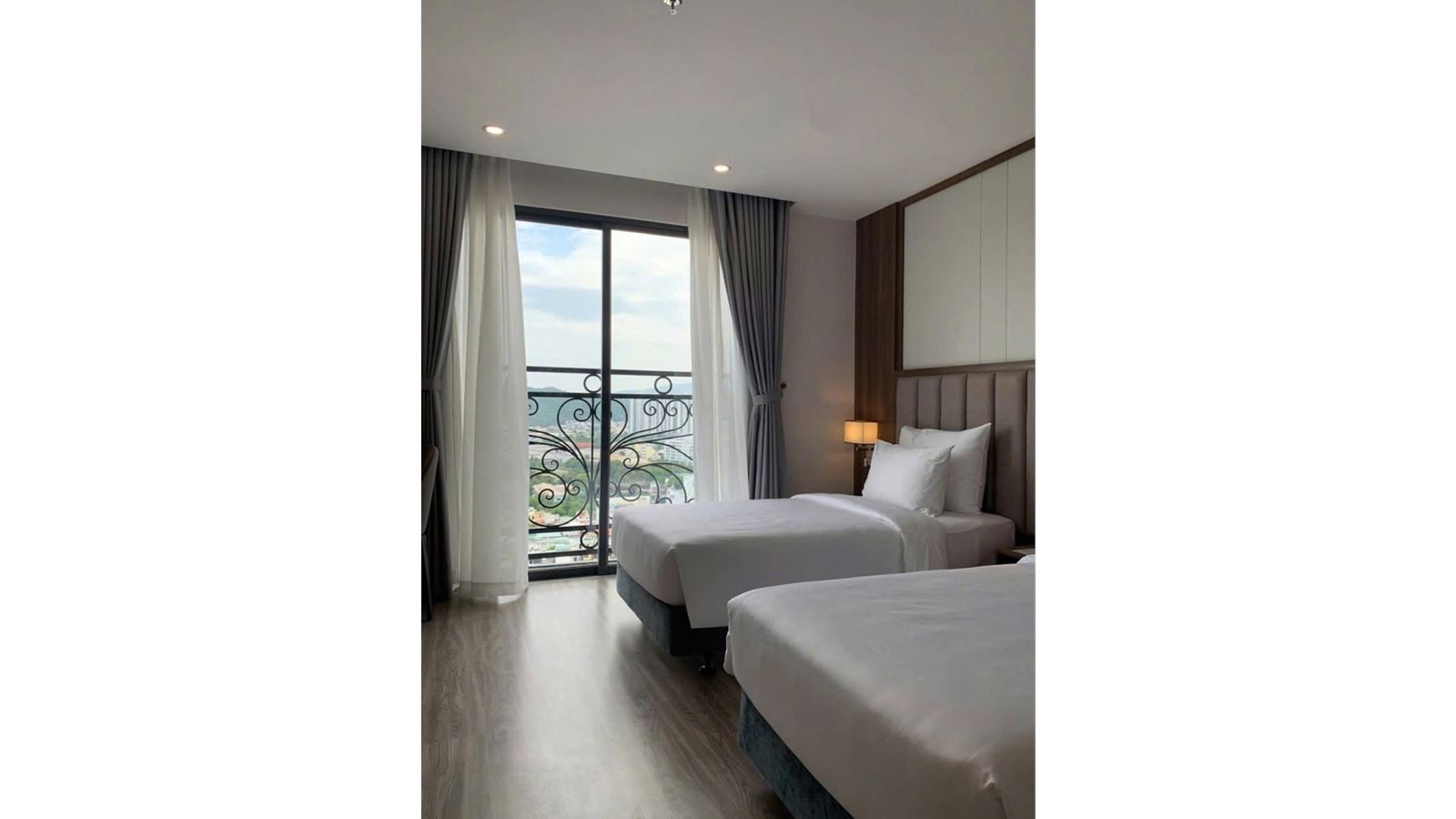 rooms-superior-city-view-child-without-extra-bed