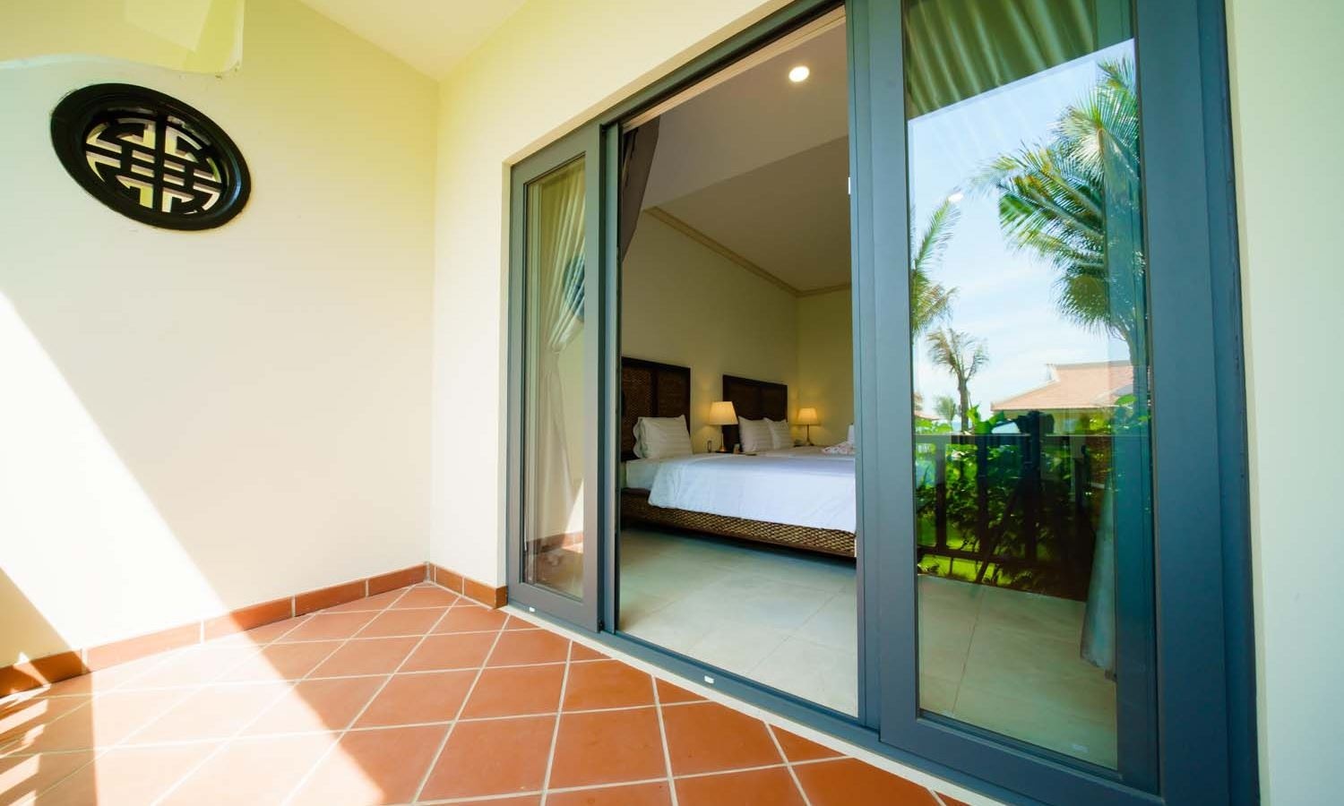 rooms-lotus-premium-triple-with-garden-view