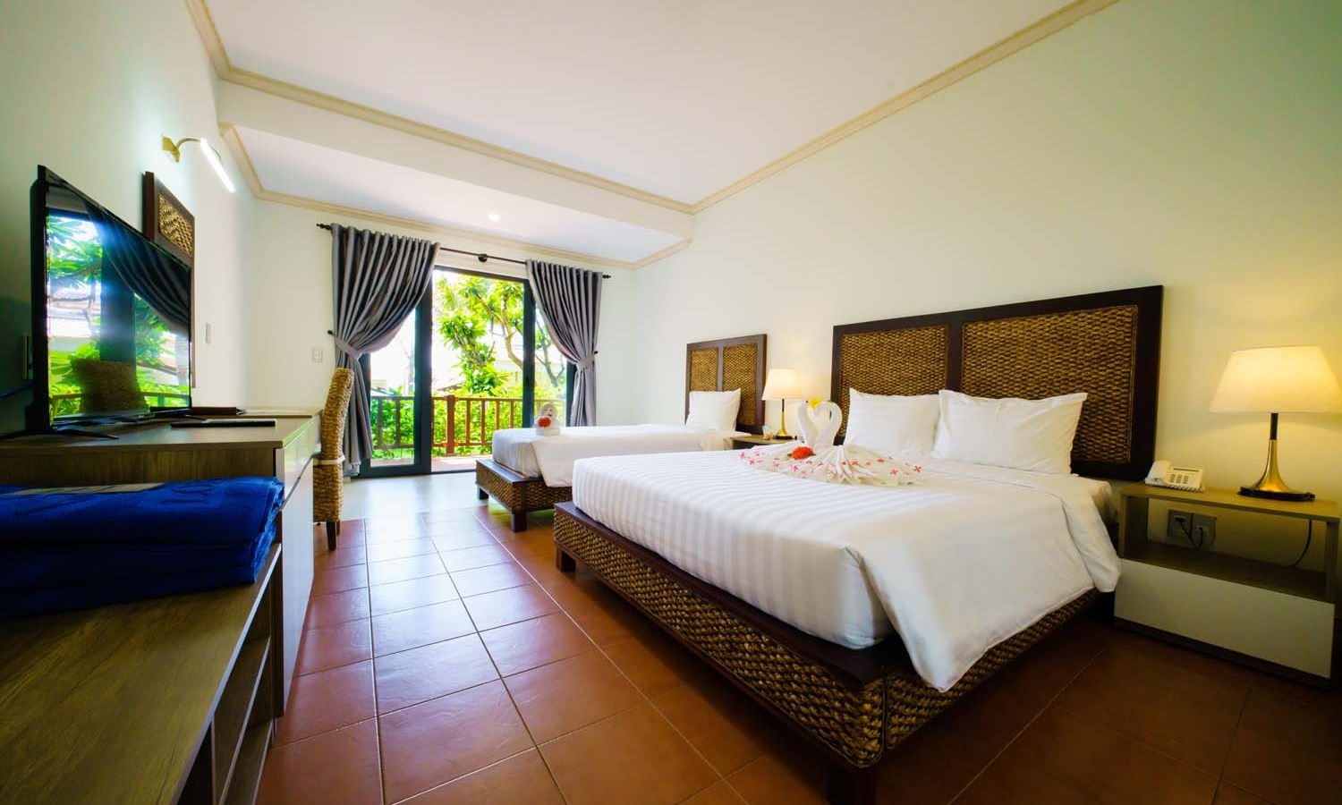 rooms-lotus-premium-triple-with-garden-view