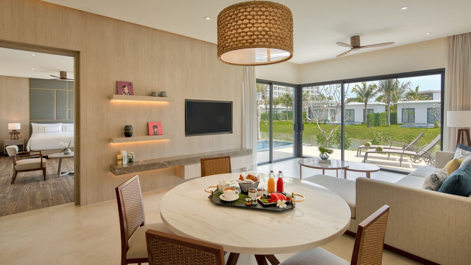 rooms-the-level-2bedroom-lakefront-pool-villa