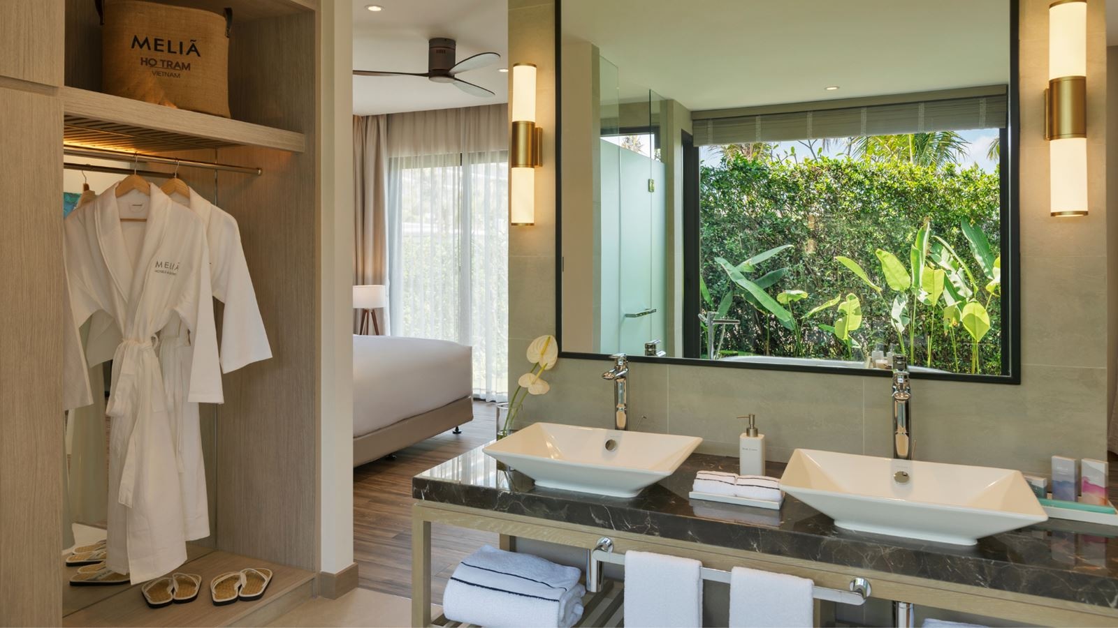 rooms-the-level-2bedroom-lakefront-pool-villa