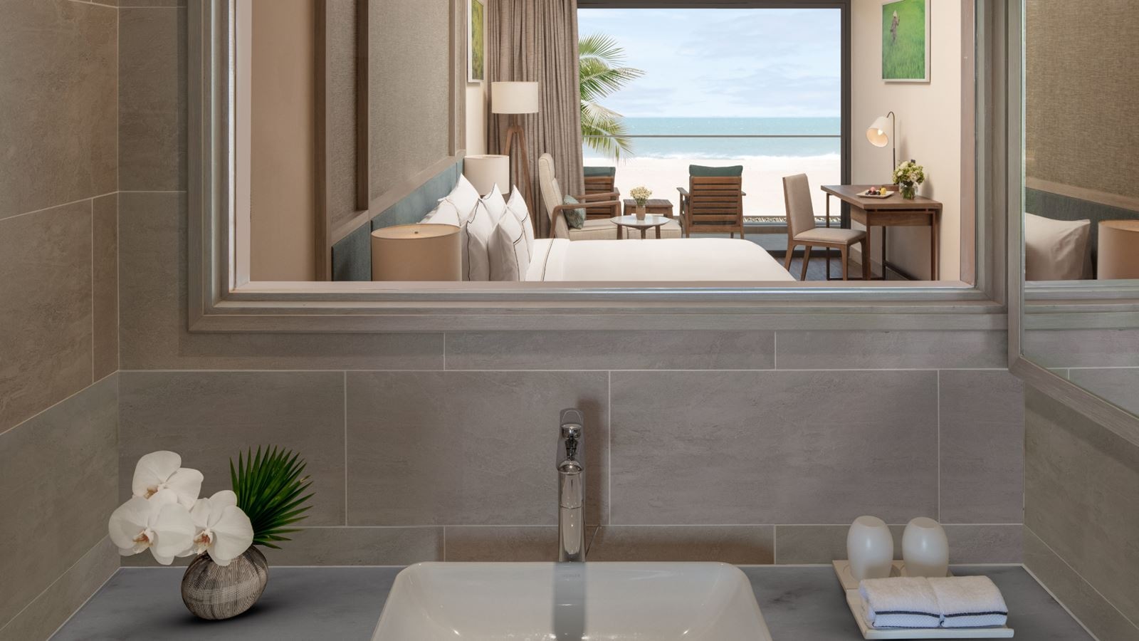 rooms-the-level-2bedroom-oceanfront-pool-villa