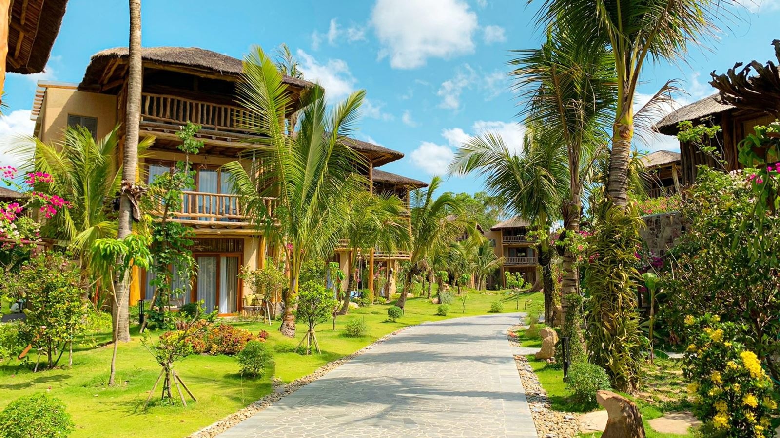 rooms-premium-bungalow-with-balcony