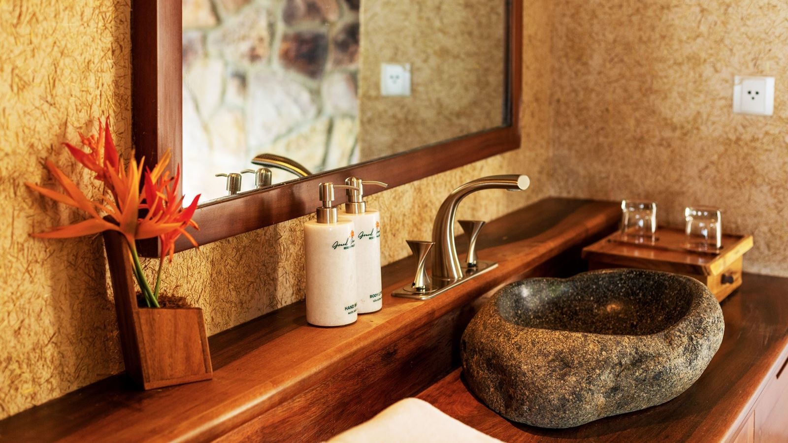 rooms-villa-beachfront-1bedroom