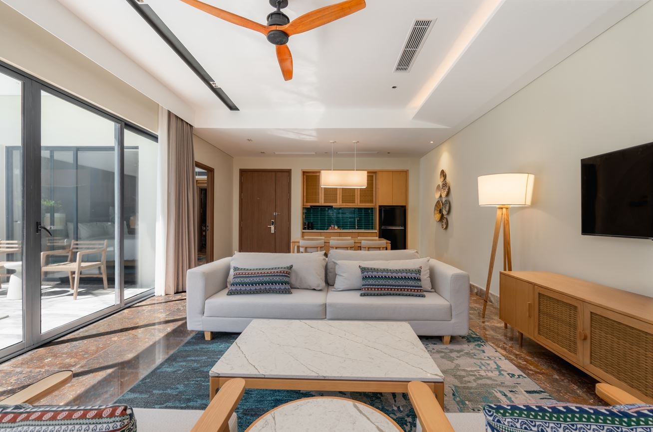 rooms-3bedroom-beach-front-pool-villa