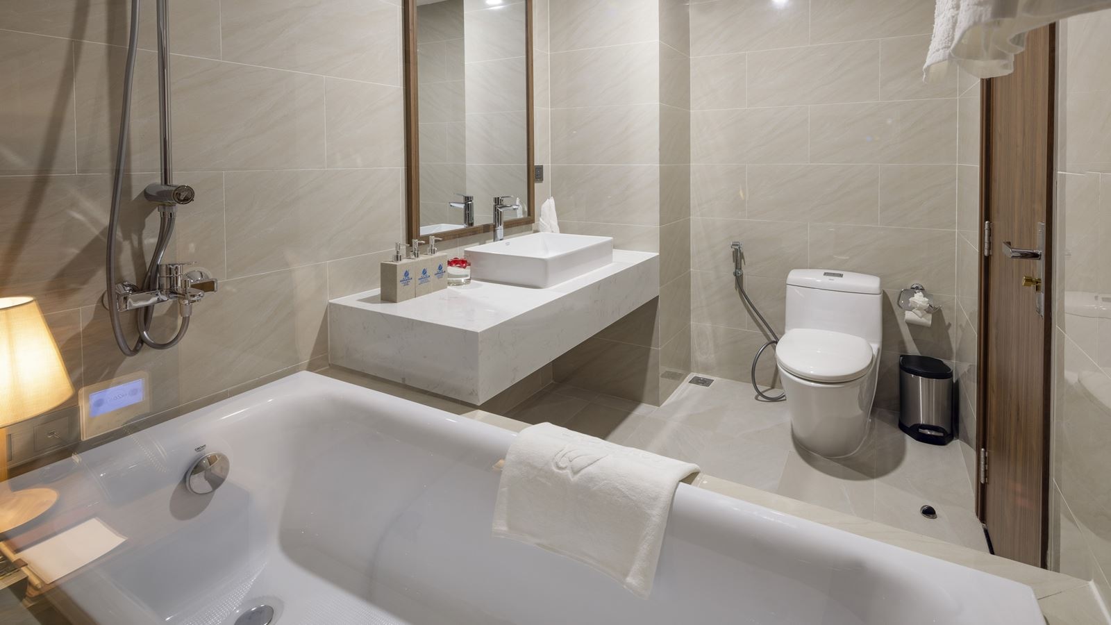 rooms-senior-deluxe-sea-view