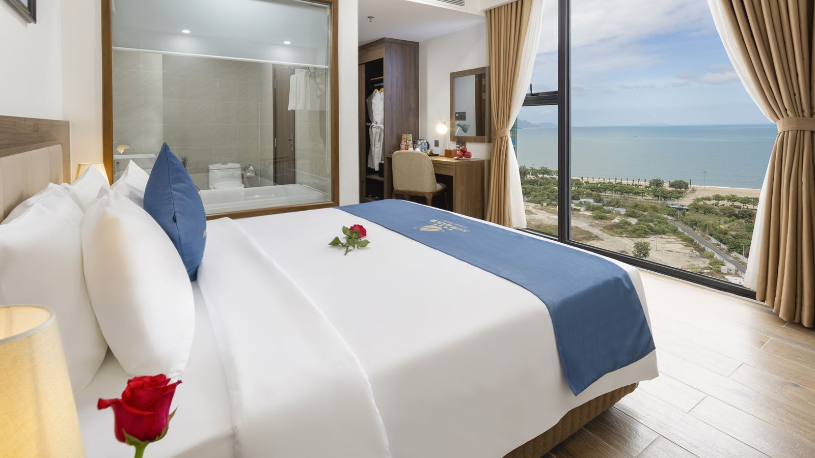 rooms-senior-deluxe-sea-view-child-without-extra-bed