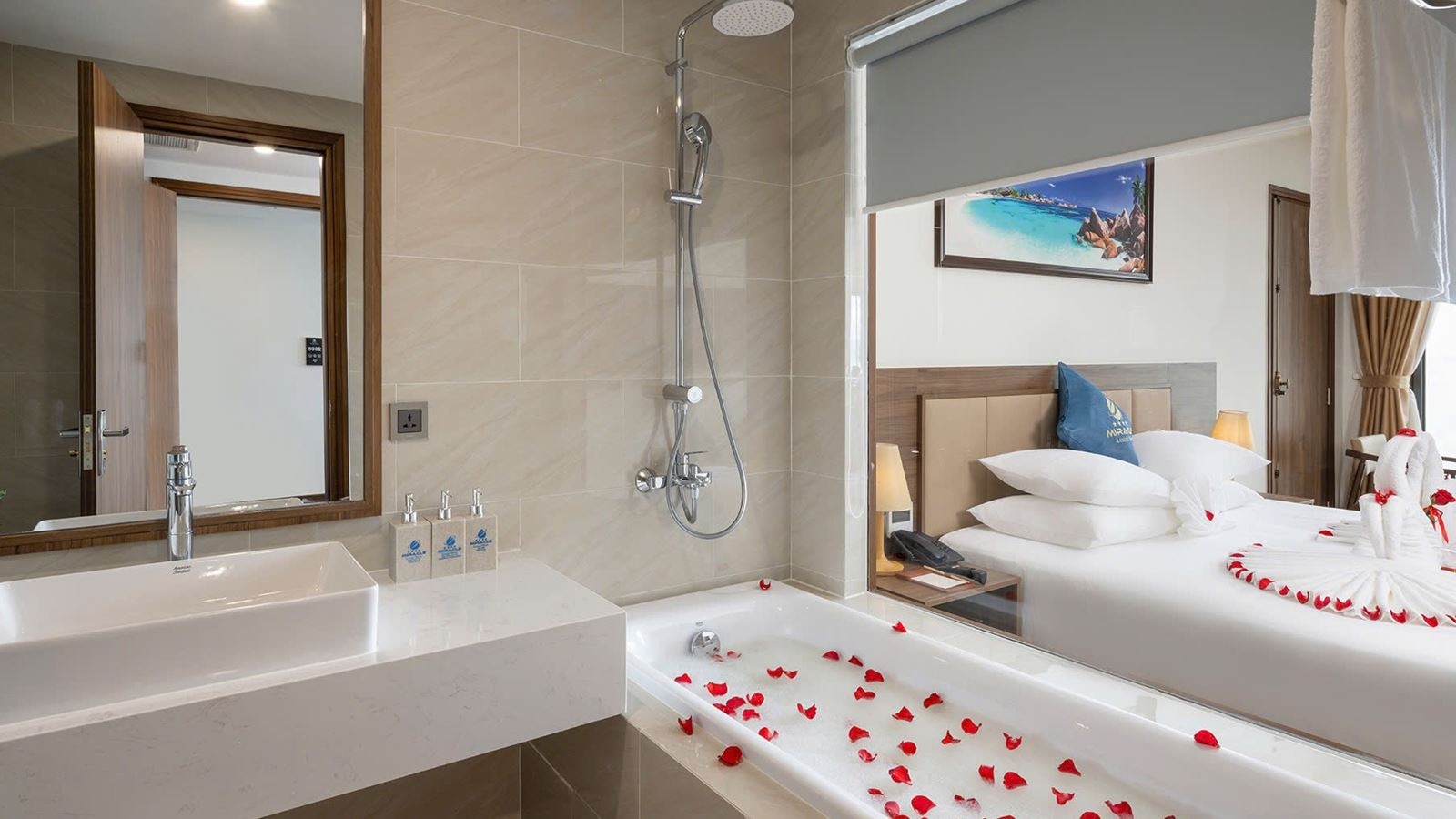 rooms-senior-deluxe-sea-view-child-without-extra-bed