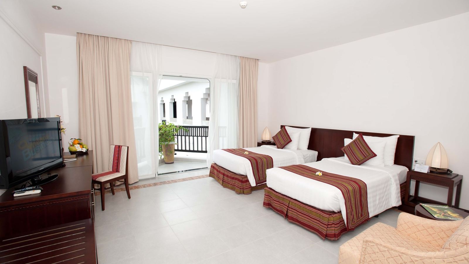 rooms-superior-garden-view-balcony-child-without-extra-bed