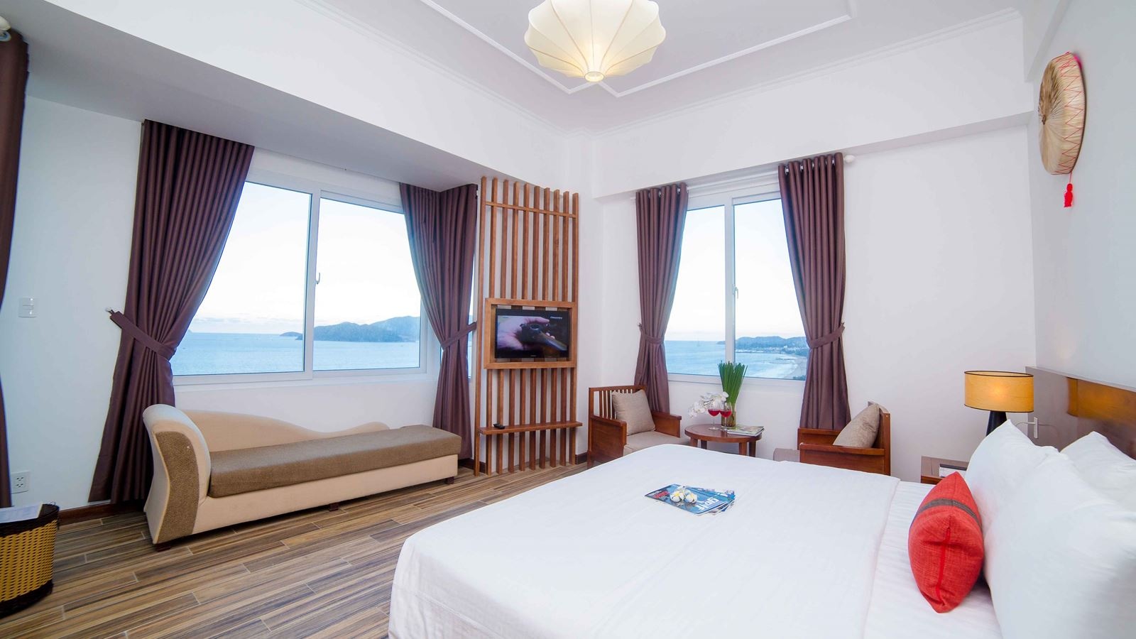 rooms-suite-sea-view-balcony