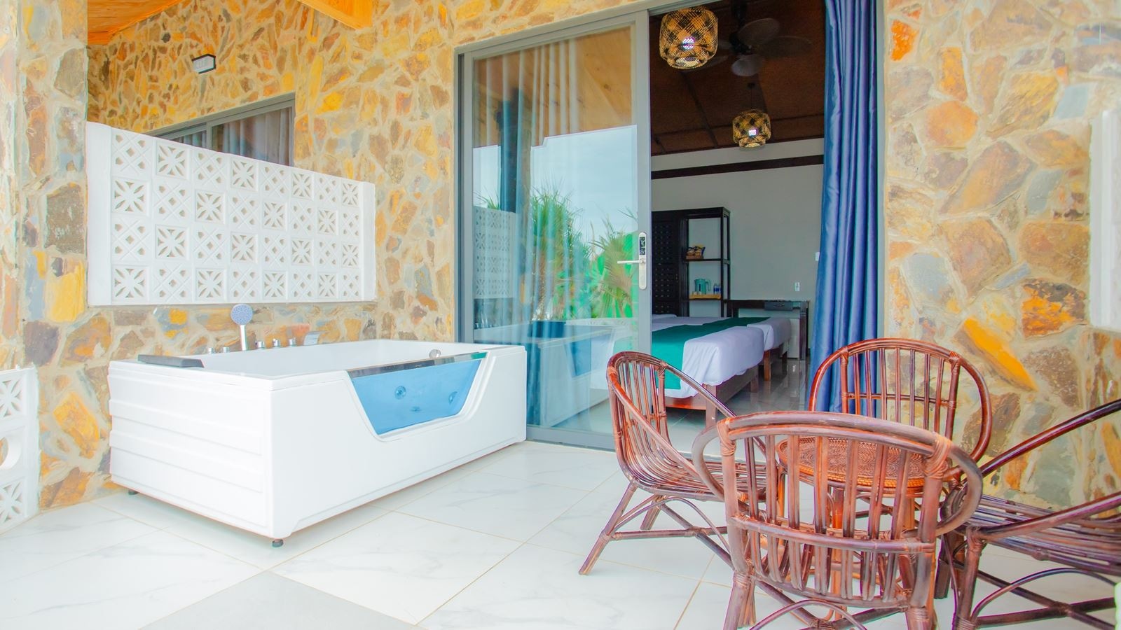 rooms-panorama-beachfront-child-without-extra-bed