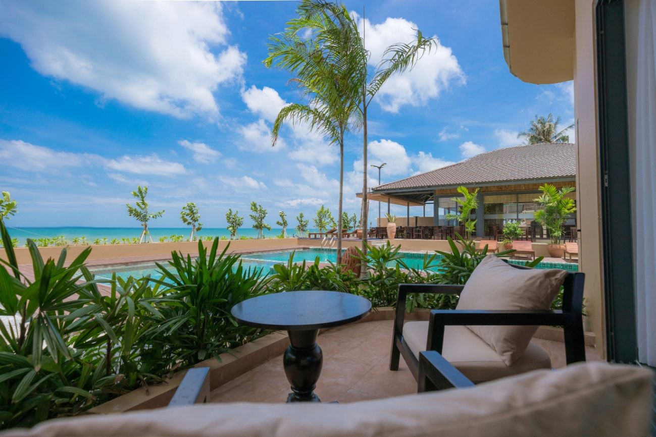 rooms-oceanfront-king-retreat