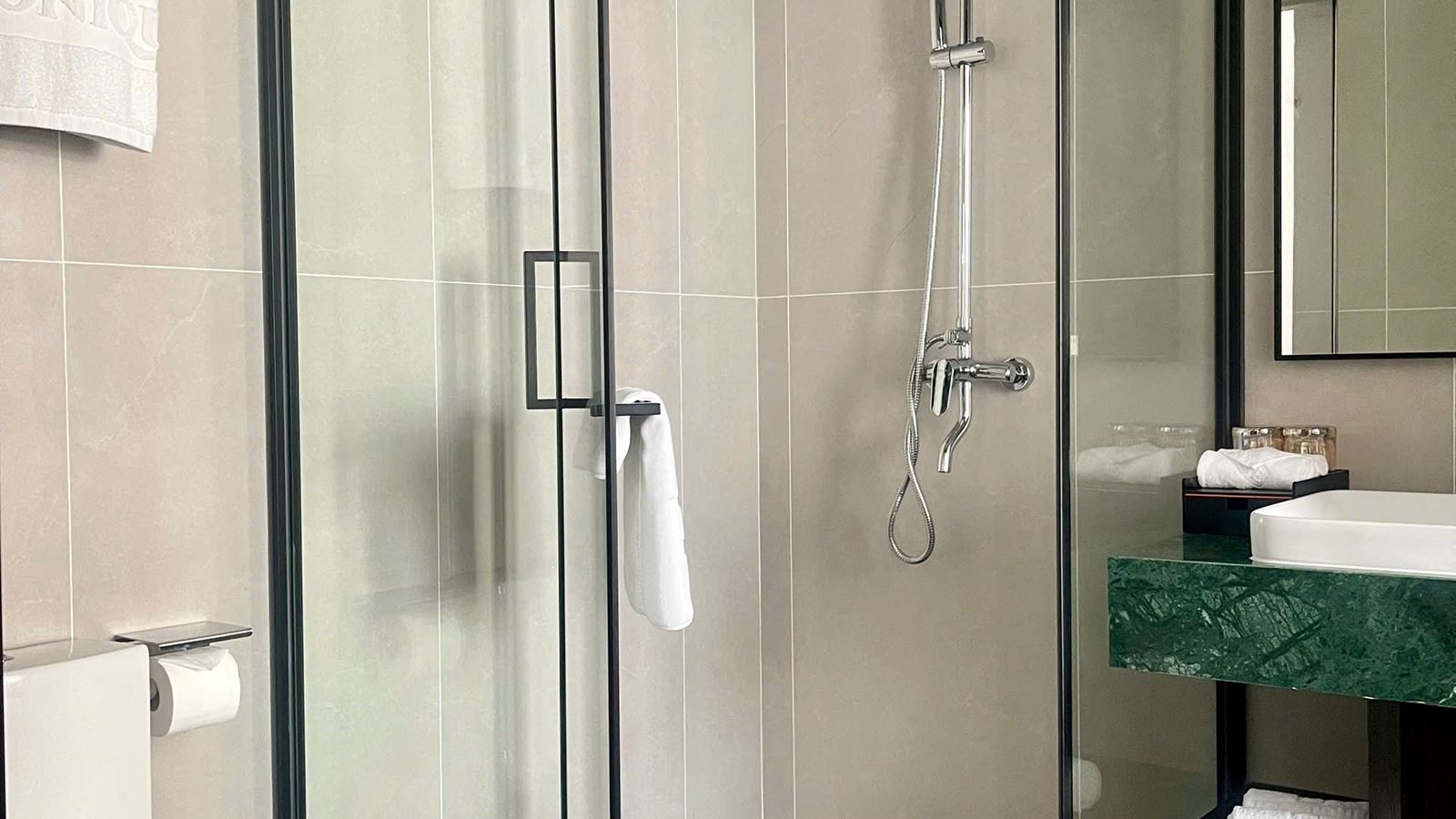 rooms-senior-deluxe-child-without-extra-bed