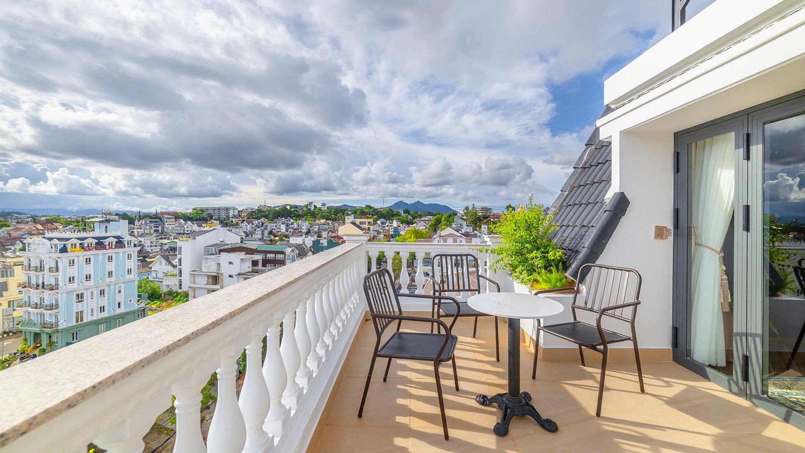 rooms-penthouse-2-bedrooms
